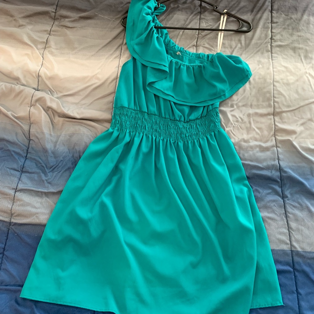 One shoulder green sundress